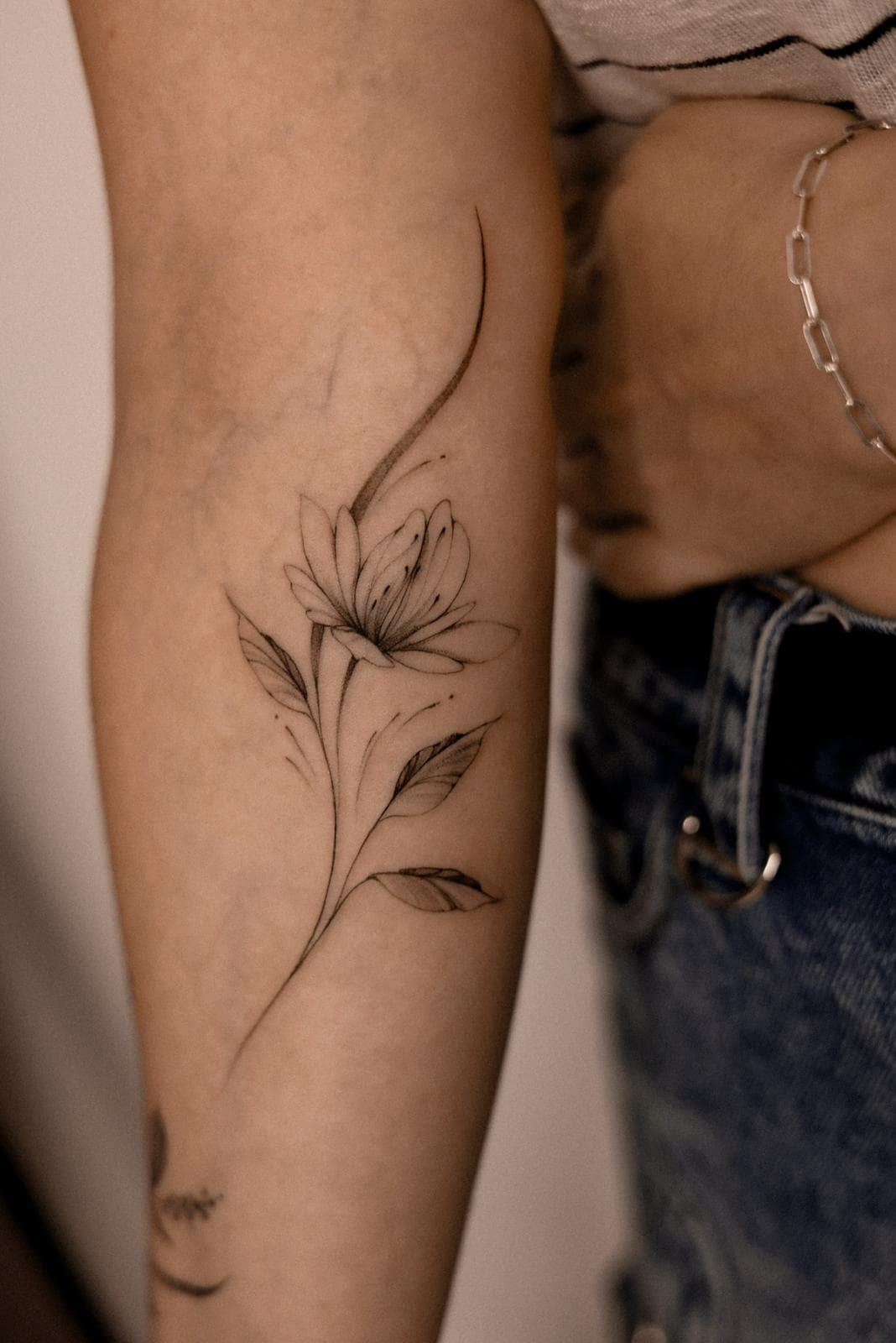 Татуировка тонкая линия · работа 18 · Александра, Kraska Tattoo, Ришон-ле-Цион